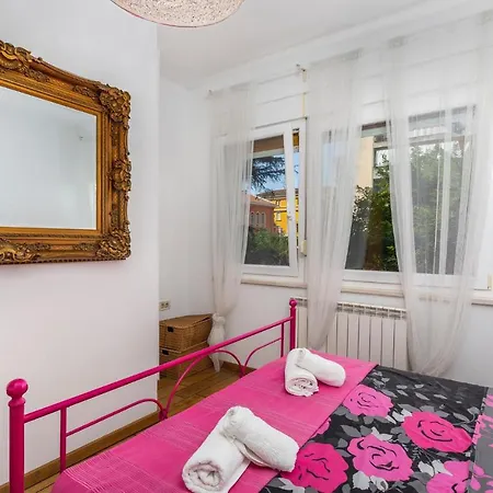 Cozy In With Wifi Apartament *